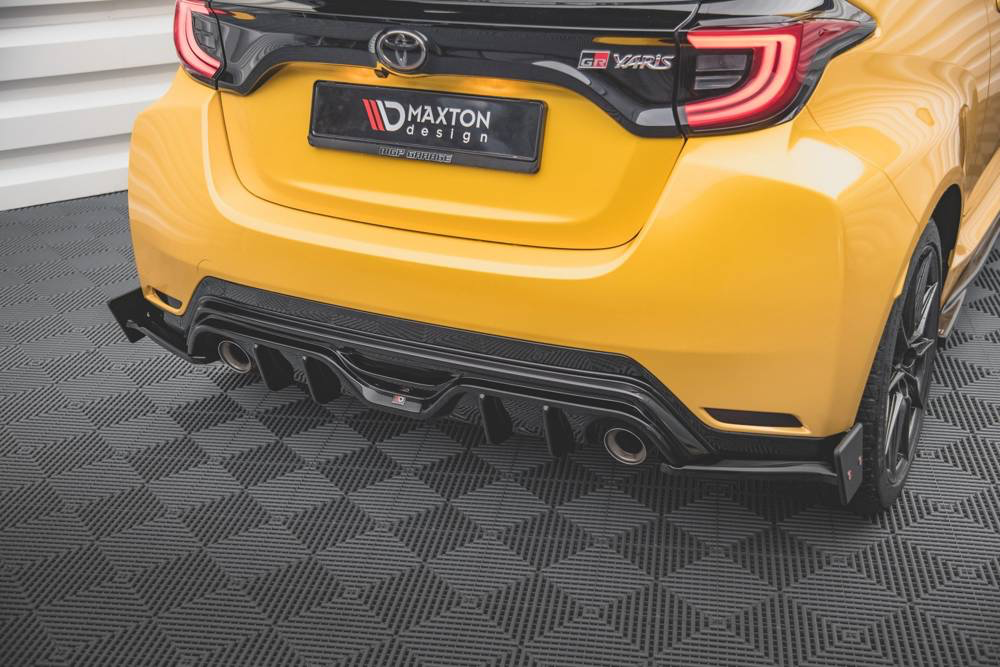 Añadido lateral difusor Maxton V4 + flaps Toyota Gr Yaris 2020-